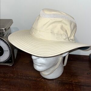 Tilley airflo model ltmg wide brim walking hiking travel hat cap w/neck rope